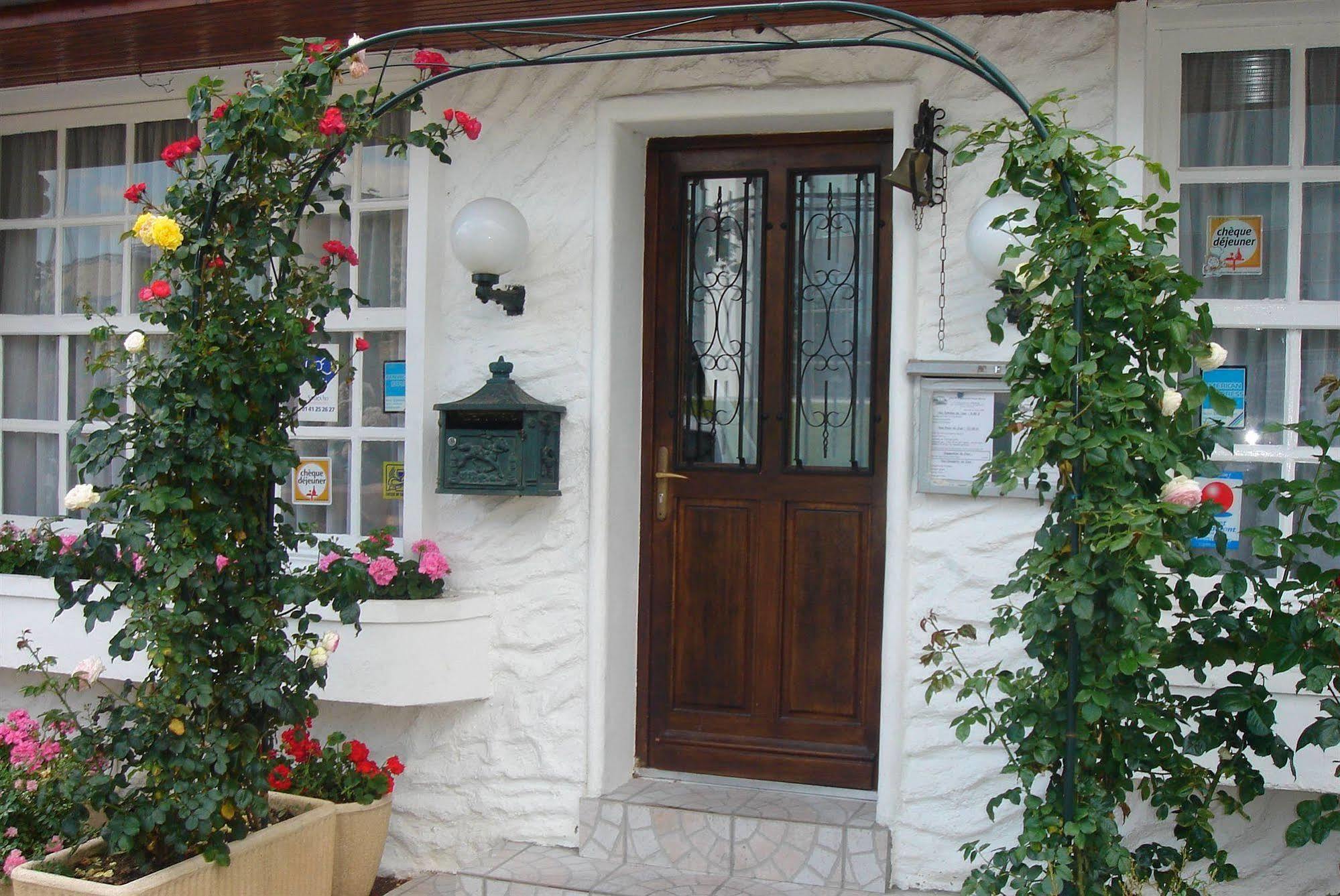 Hotel Restaurant Maison Blanche Rungis Exterior foto