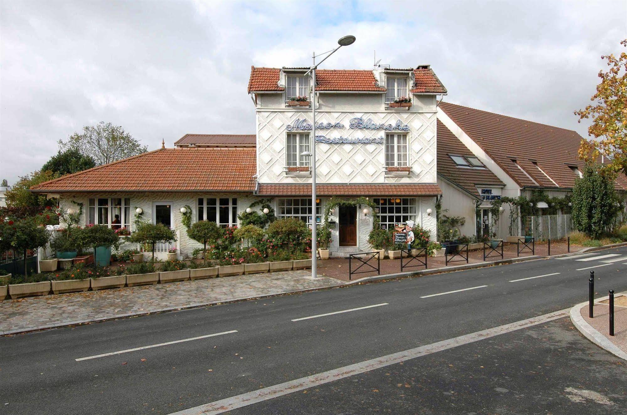 Hotel Restaurant Maison Blanche Rungis Exterior foto