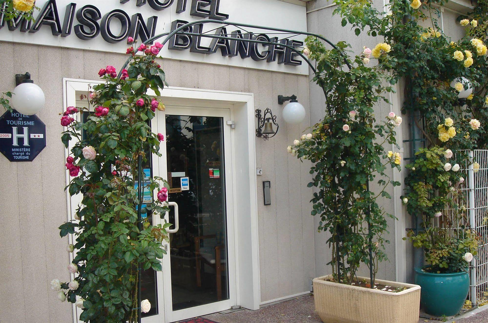 Hotel Restaurant Maison Blanche Rungis Exterior foto